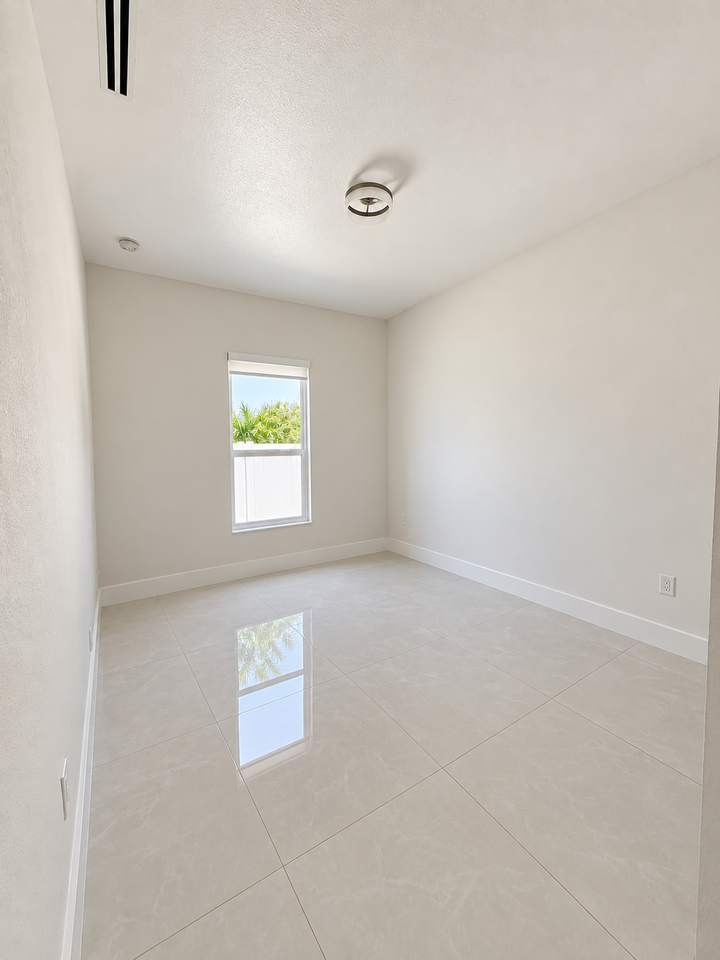 17036 Sw 91st St #NA - Photo 6 of 35
