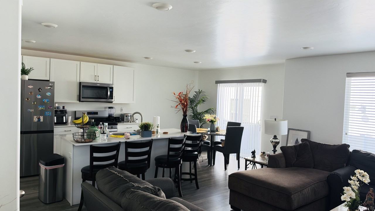 1733 E Eagle View Ln #1733 - Photo 6 of 9