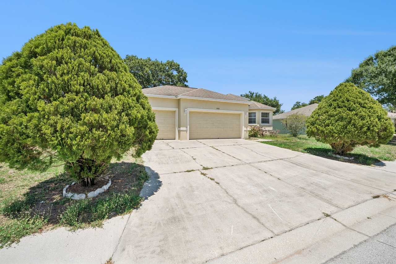 7055 Heatherbrook Dr #NA - Photo 4 of 48