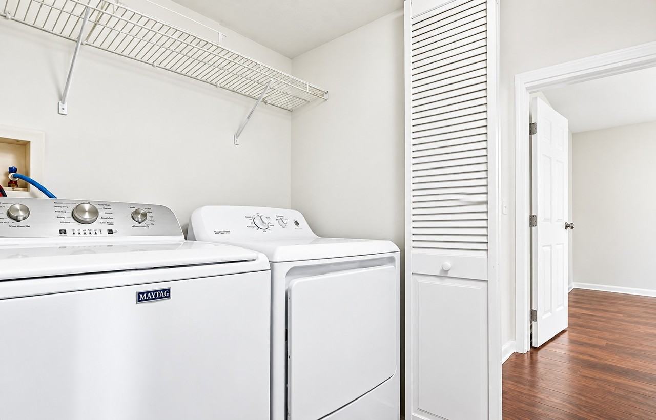 921 S Walden St #206 - Photo 3 of 6