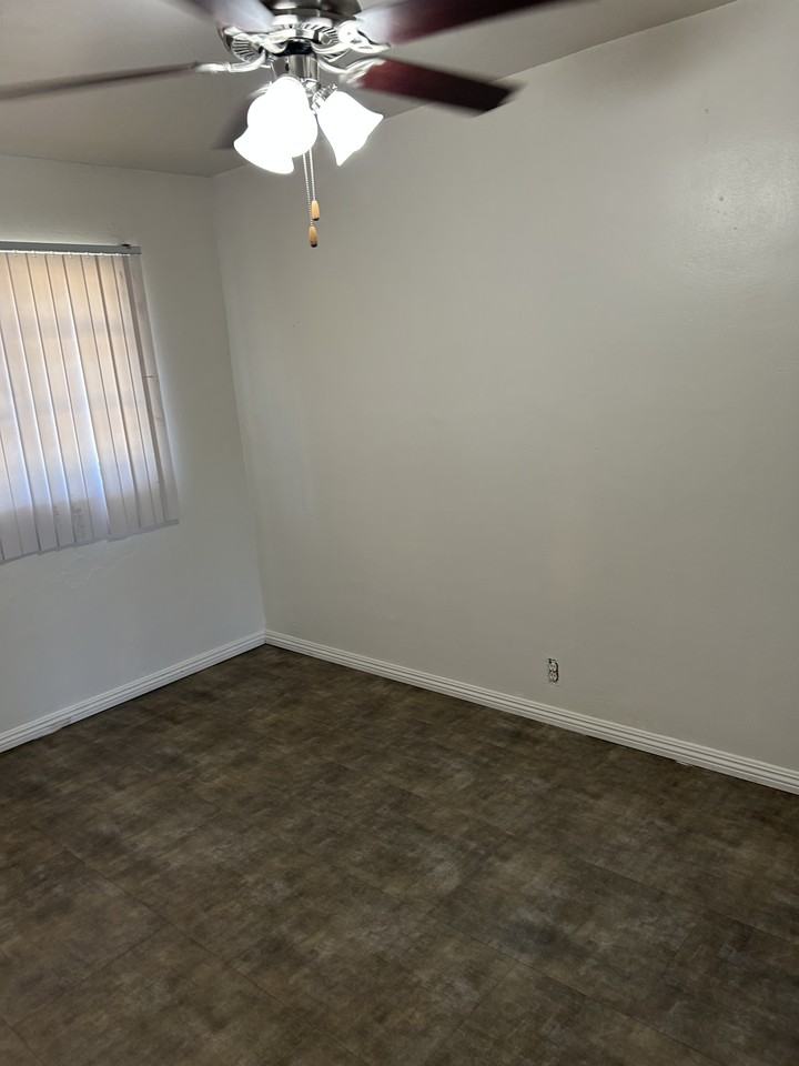 638 W 4th St #638 - Photo 6 of 8