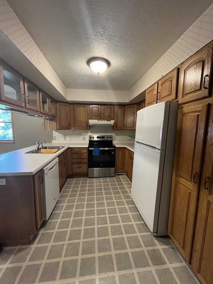 117 4th St E #NA - Photo 2 of 12
