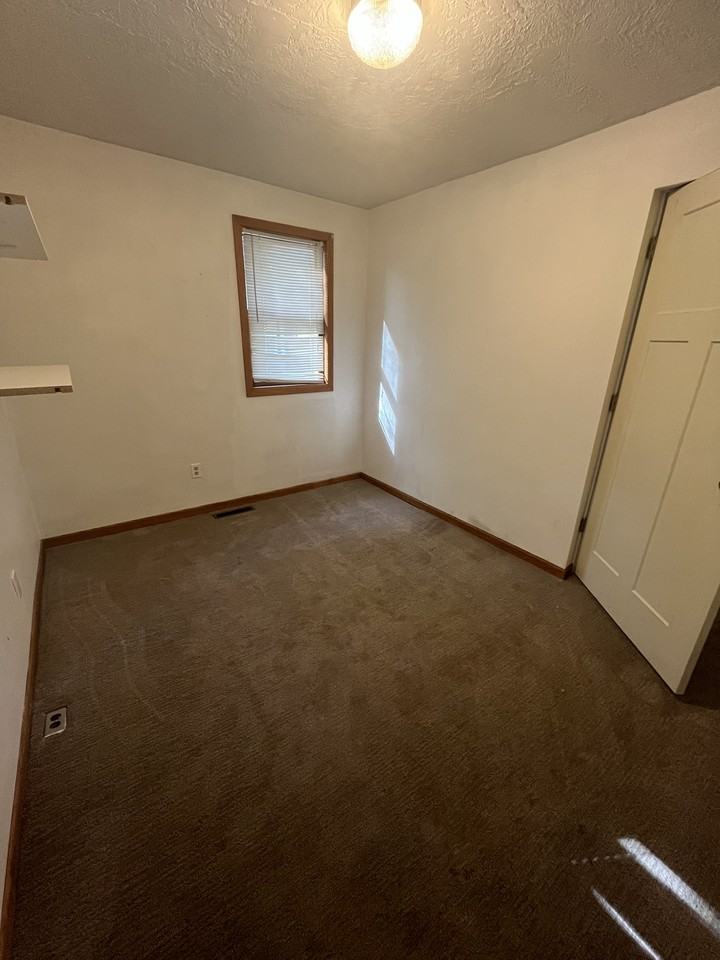 117 4th St E #NA - Photo 6 of 12