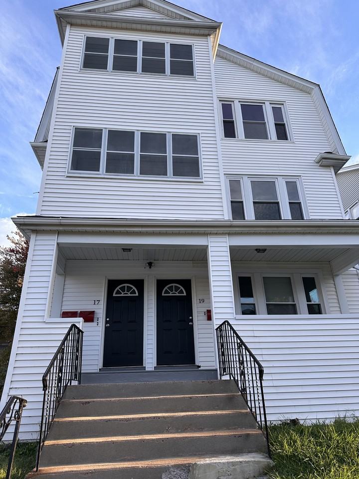 17 Linnmoore St #3