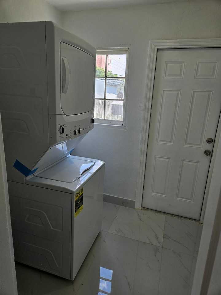 2485 Nw 61st St #NA - Photo 4 of 7