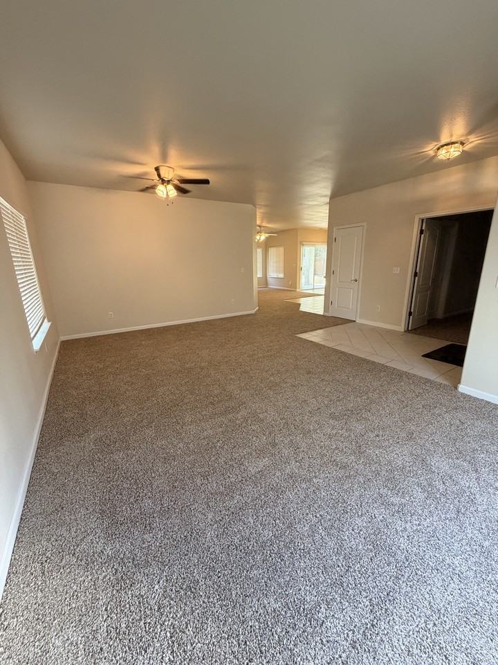 1033 N Karen Ave #NA - Photo 4 of 12