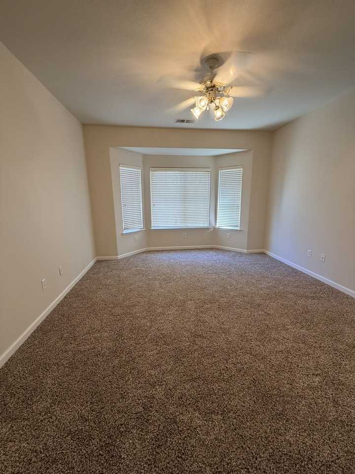 1033 N Karen Ave #NA - Photo 6 of 12