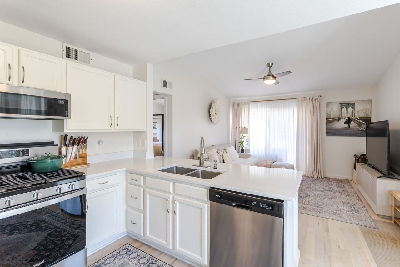 9944 E Carolina Cir #202 - Photo 4 of 17