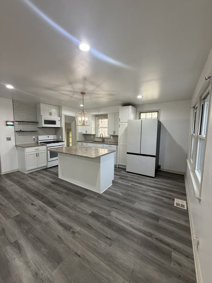 11913 Derby Ave #NA - Photo 2 of 16