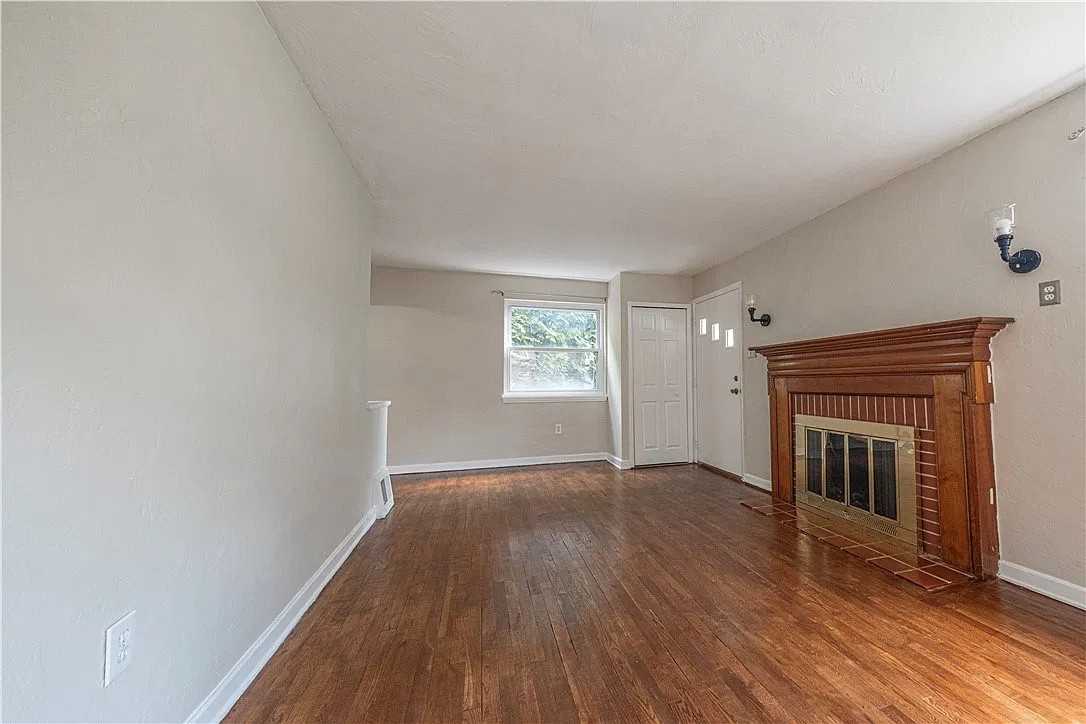 36 Hempstead Ave #NA - Photo 3 of 11