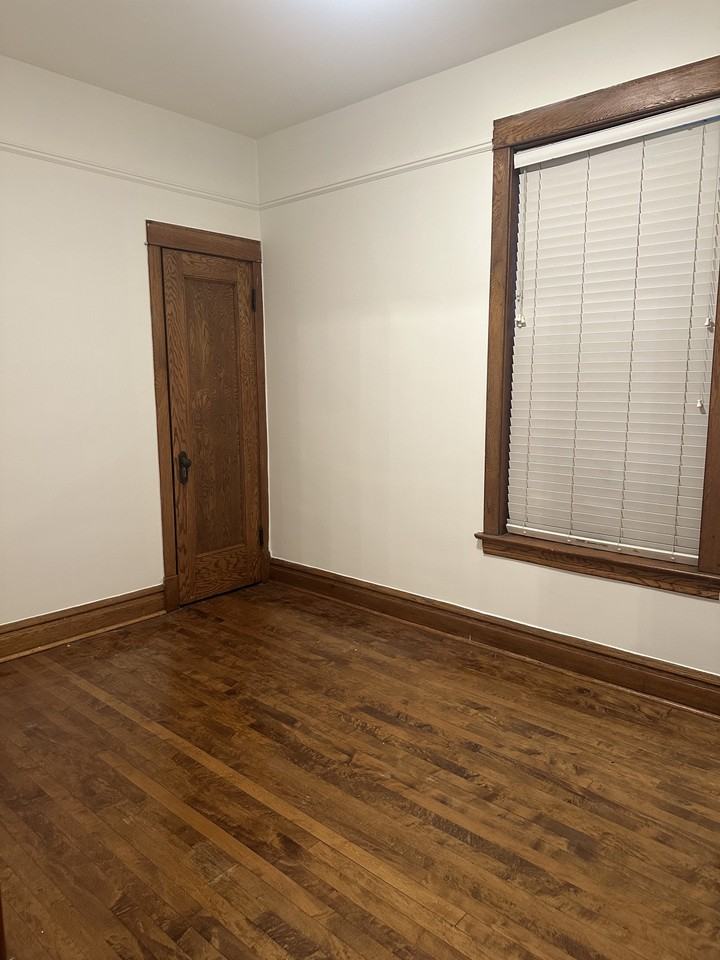1324 W Cornelia Ave #3 - Photo 4 of 13
