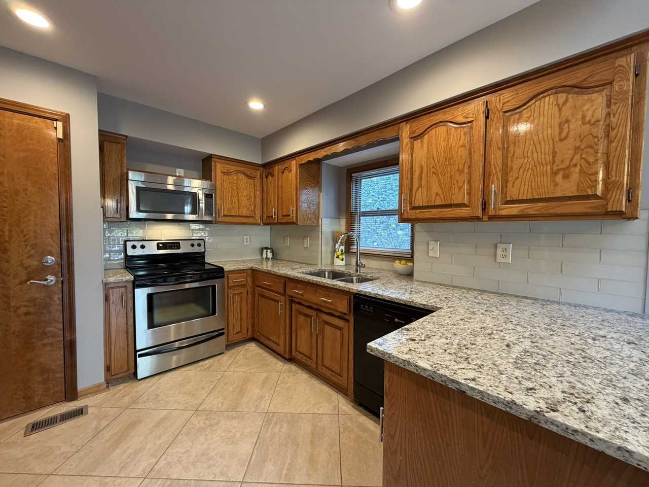 15295 Newton Dr #NA - Photo 4 of 43