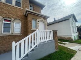 featured image of 1320 N 13th St