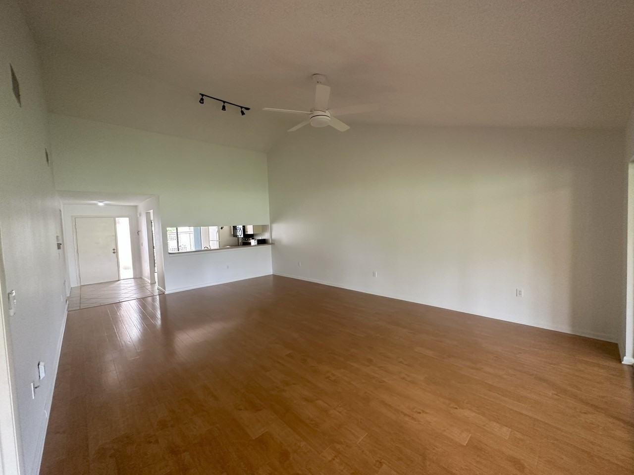 4541 Kingsmere #11 - Photo 3 of 39