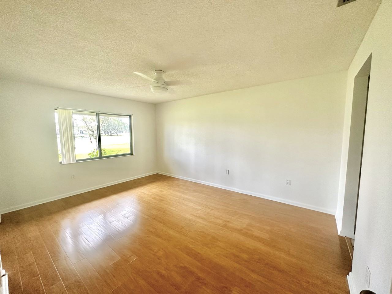 4541 Kingsmere #11 - Photo 5 of 39