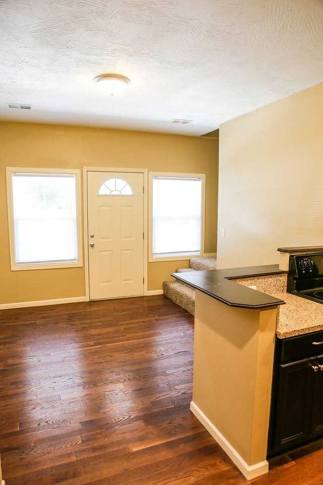 Main 512 - Photo 5 of 35