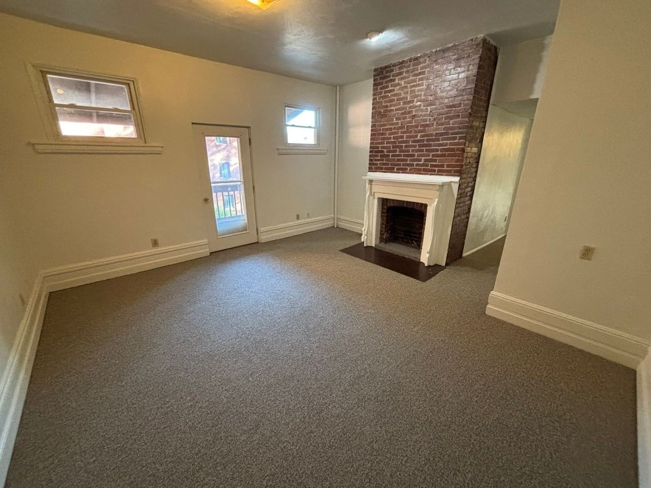 333 Morewood Avenue - Photo 2 of 38
