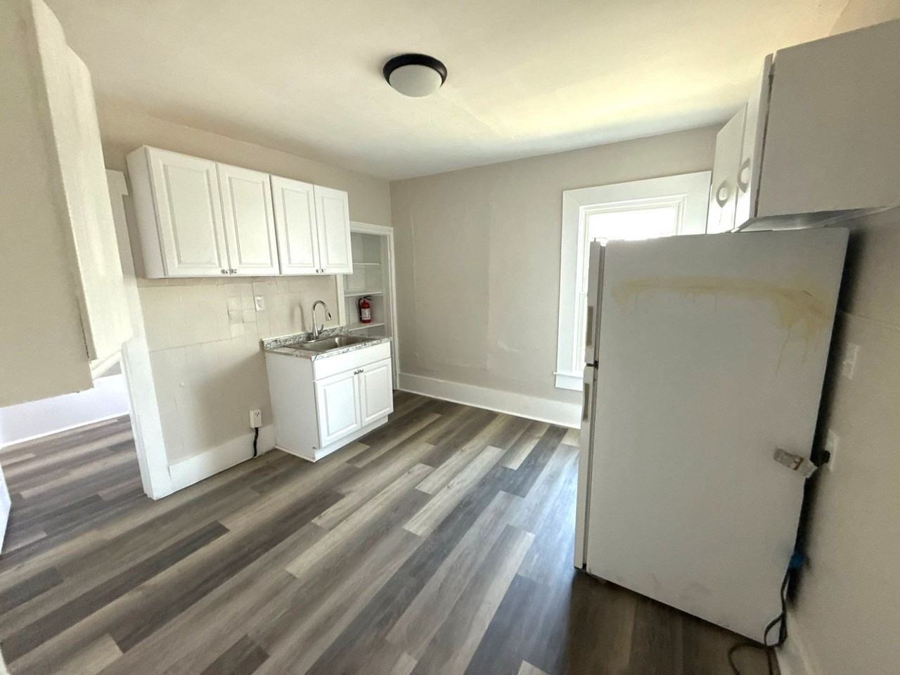 230 N 3rd St - Photo 7 of 8