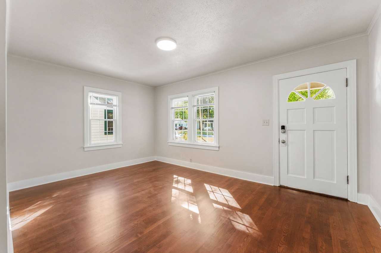 307 W Portland St - Photo 4 of 21