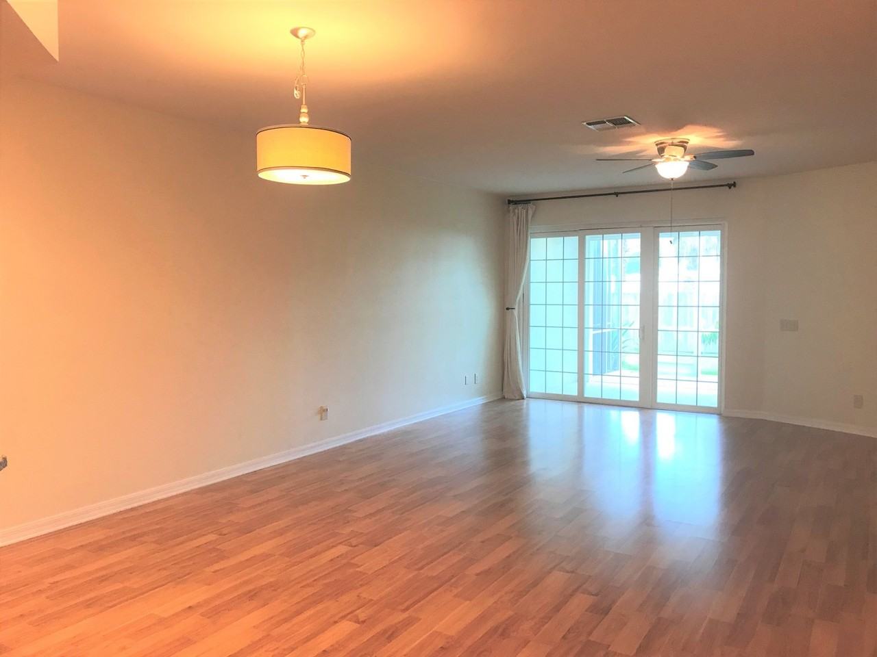 10409 Mulligan Ct - Photo 4 of 32