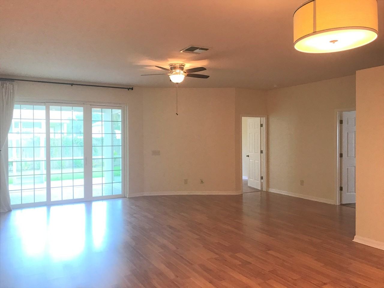 10409 Mulligan Ct - Photo 5 of 32