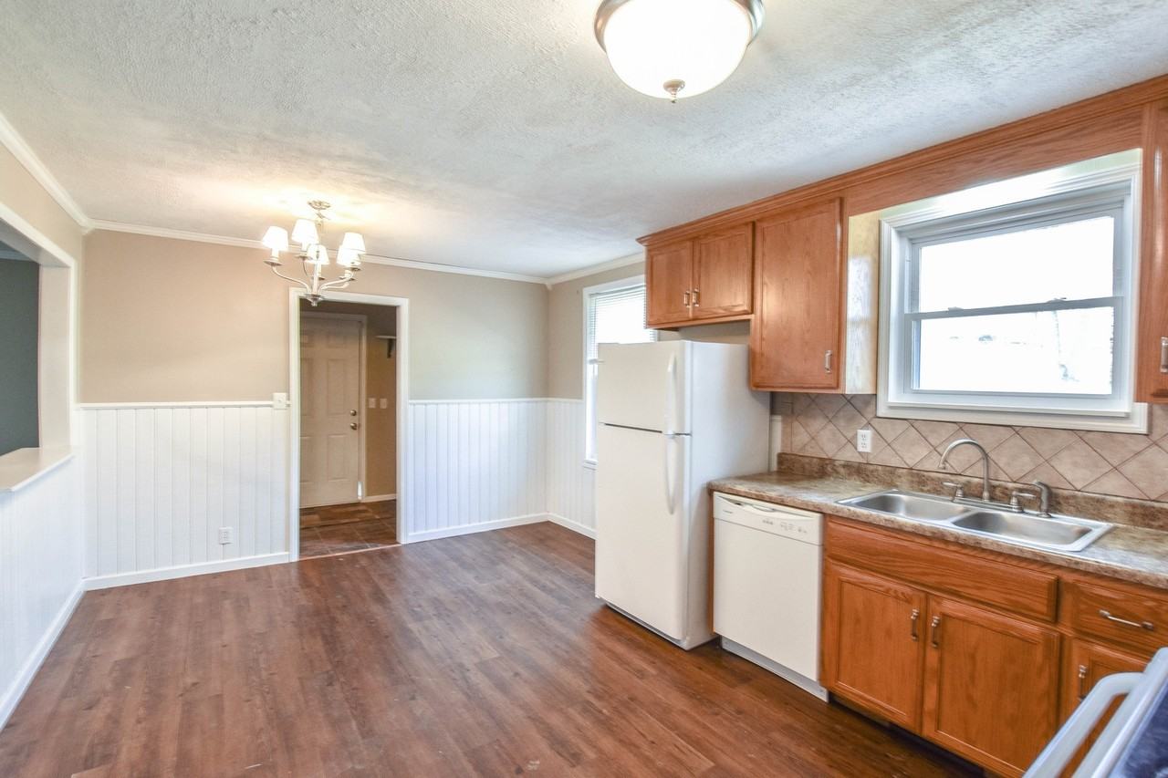 803 Lutz Ln - Photo 4 of 12