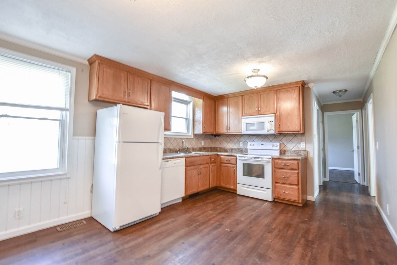 803 Lutz Ln - Photo 7 of 12