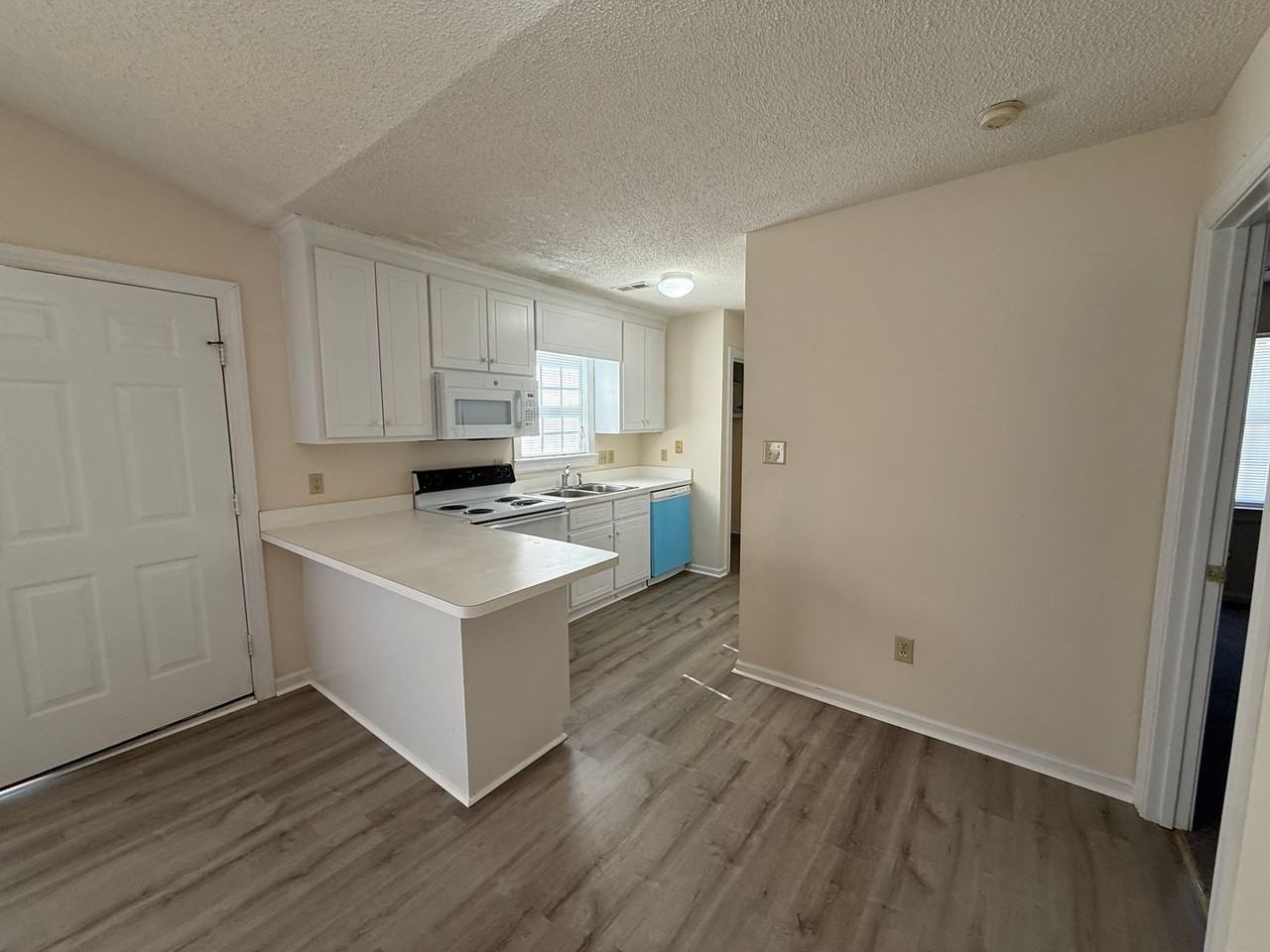 3410A Pear Tree Ct Nw - Photo 7 of 9