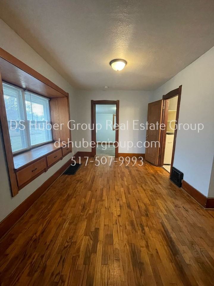 805 Comfort St - Photo 5 of 19