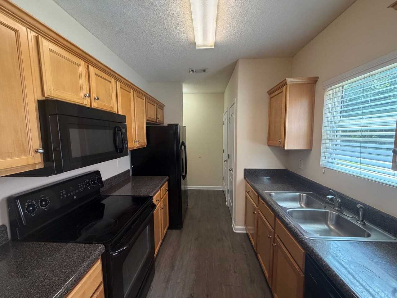 261 Fern Ridge Ct - Photo 3 of 17