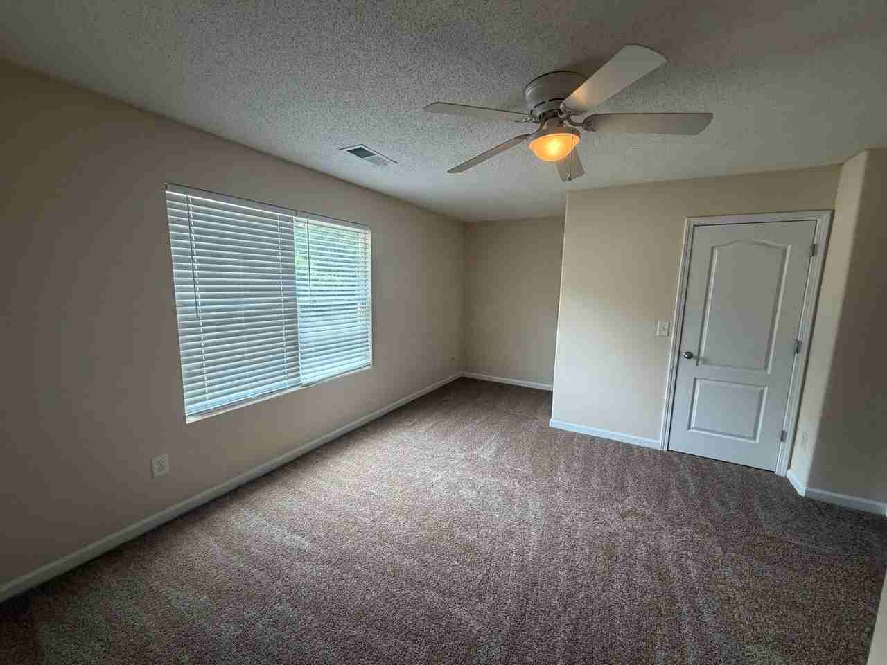 261 Fern Ridge Ct - Photo 4 of 17