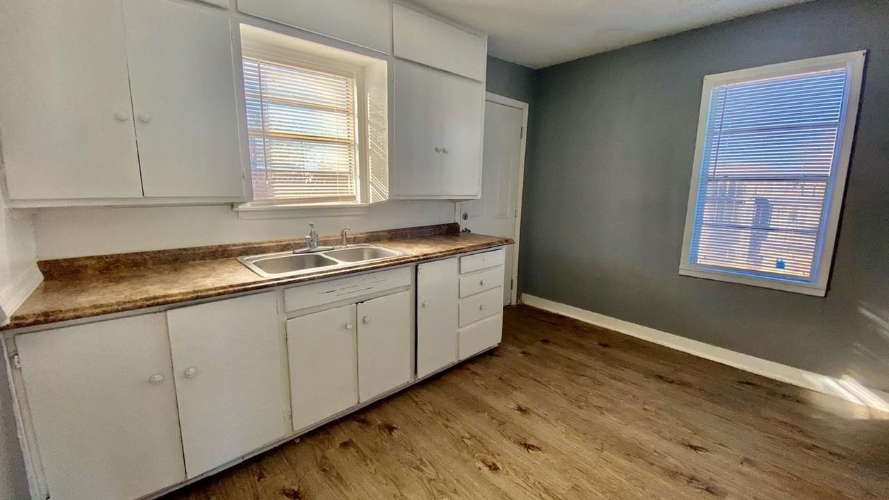 2825 Grinnell St - Photo 6 of 9