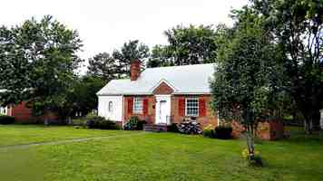 featured image of 2404 National St