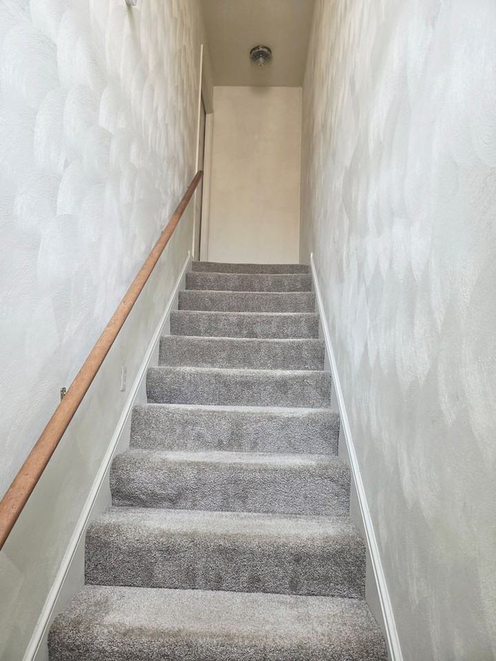 537 W 20th St #201 - Photo 6 of 33