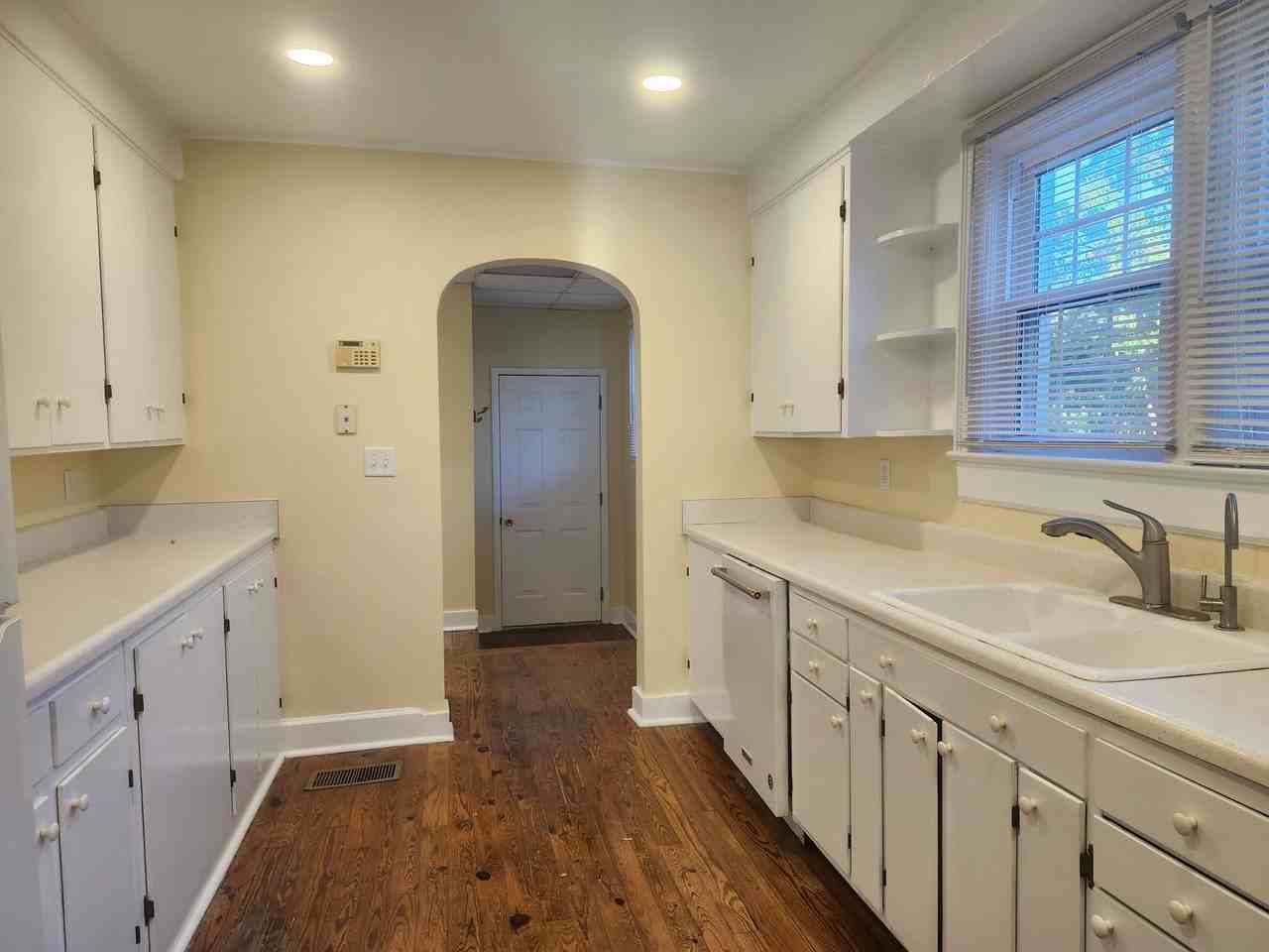 119 Mcfarland Ave - Photo 3 of 26