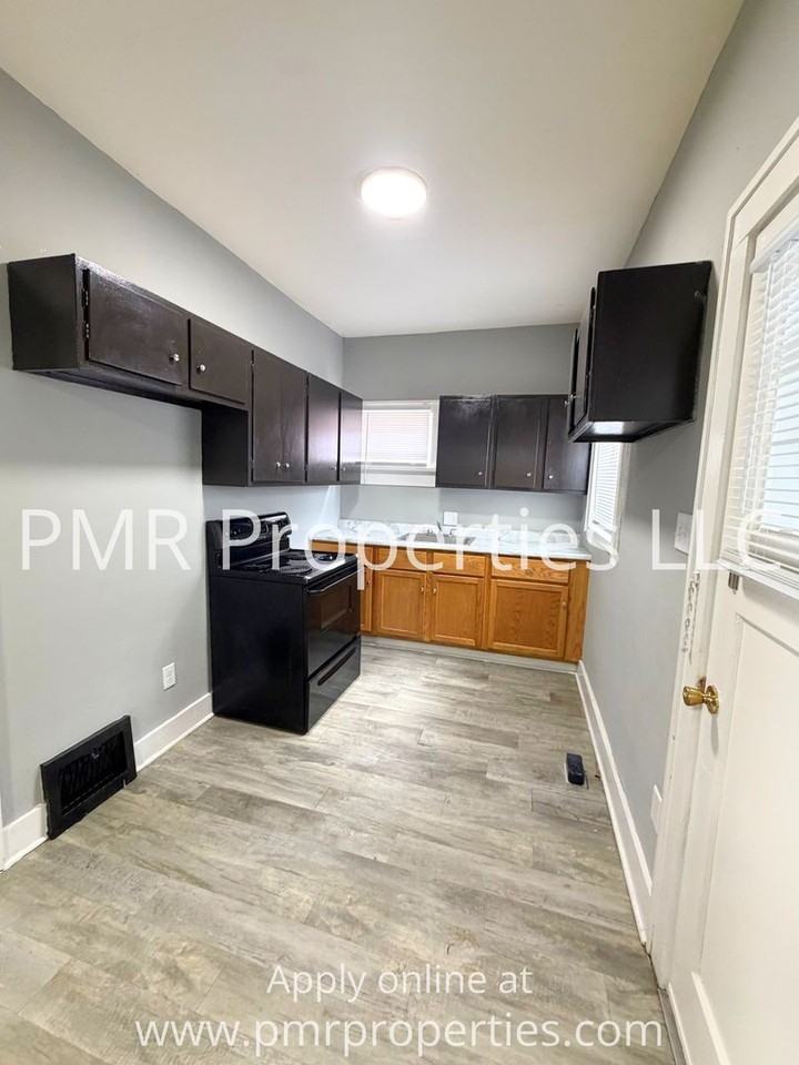 2210 Edmond St - Photo 3 of 8