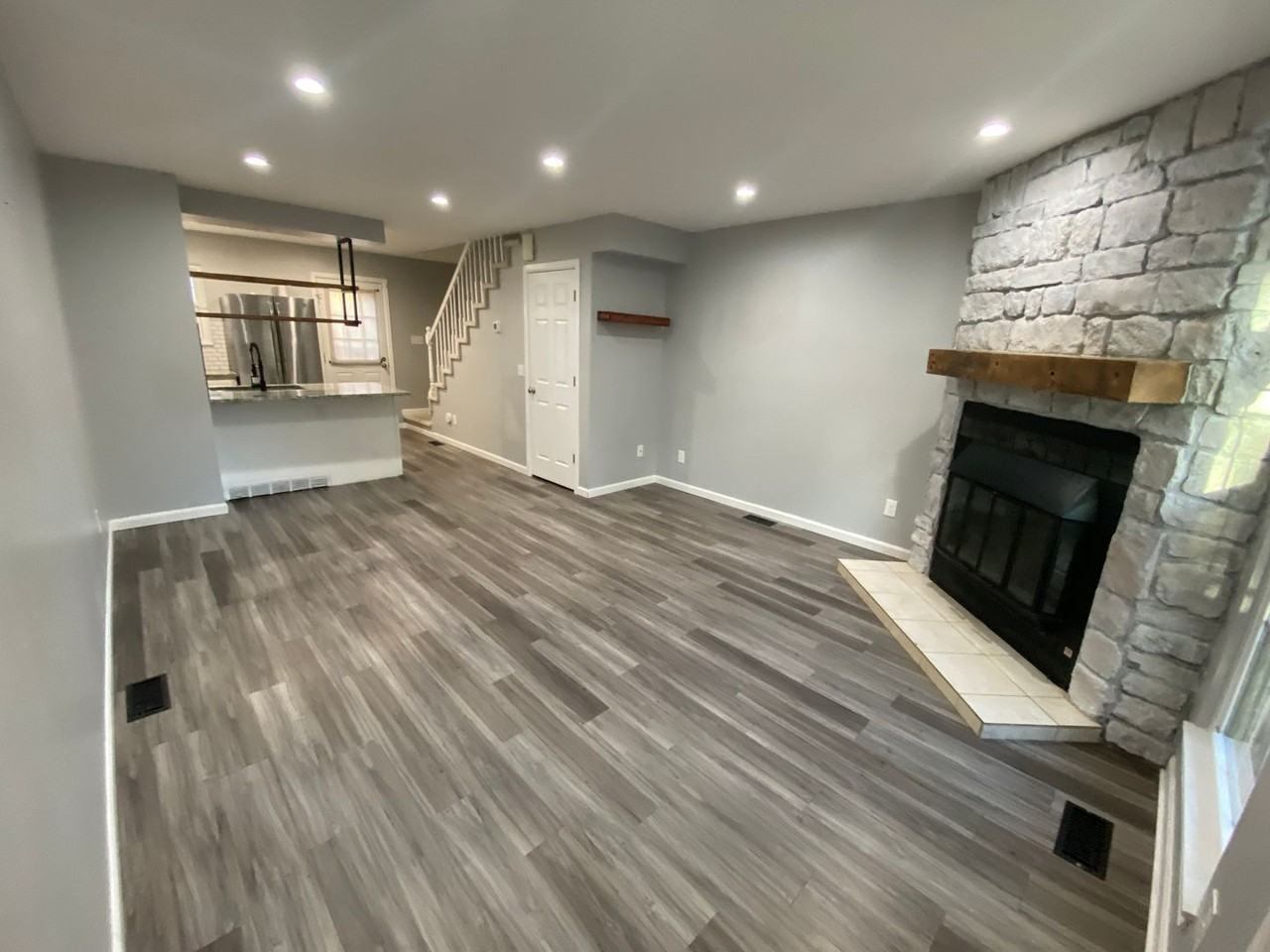6732 S Holland Way - Photo 2 of 15