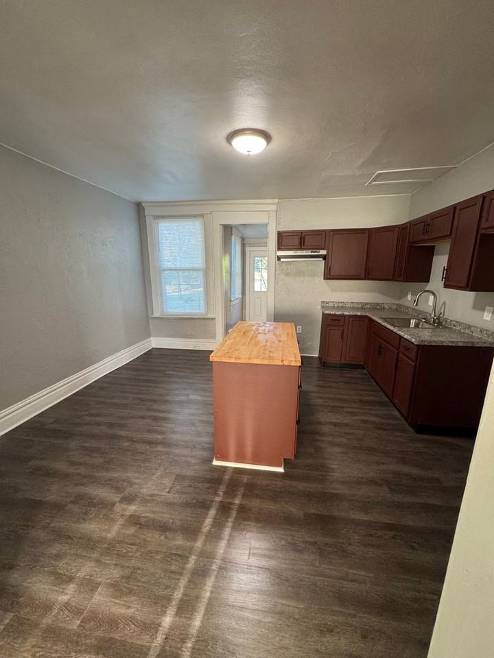 7305 Schley Ave - Photo 6 of 20