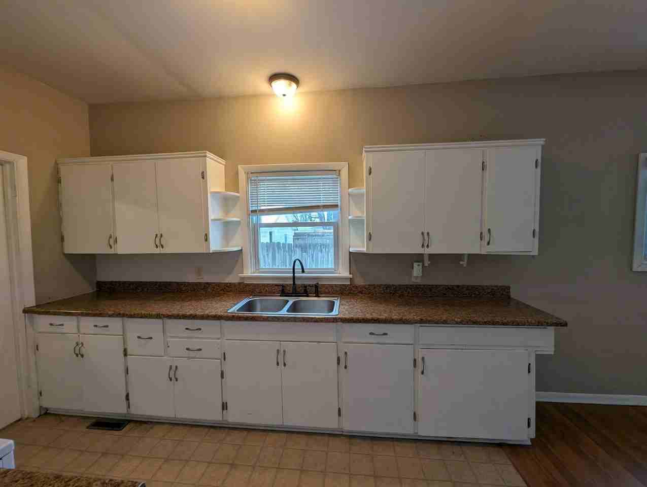 605 S Middleboro Ave - Photo 5 of 16