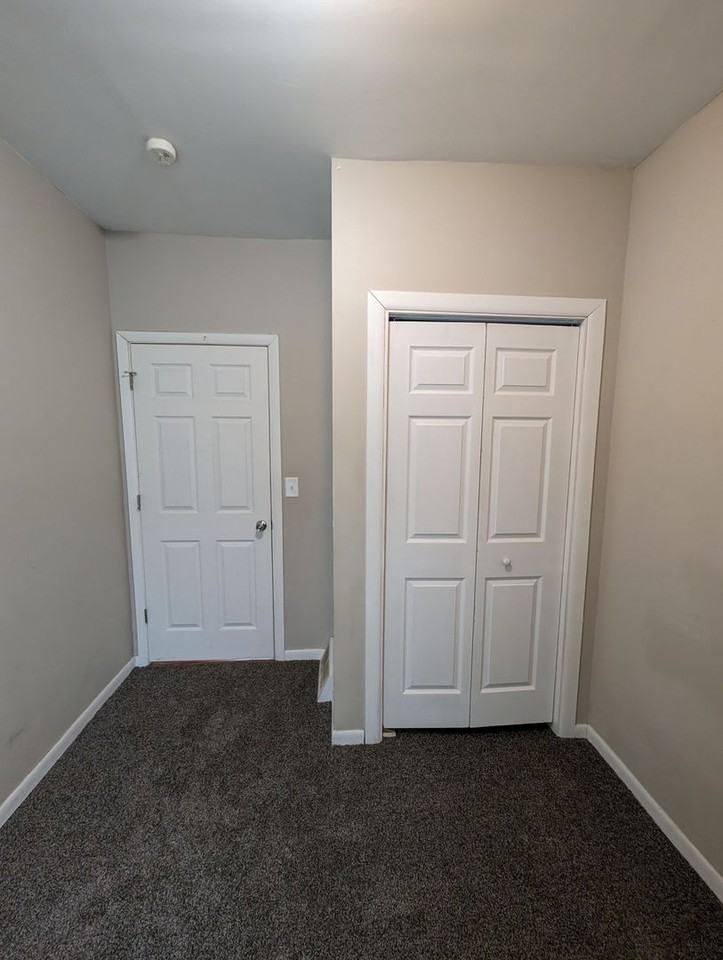 605 S Middleboro Ave - Photo 7 of 16