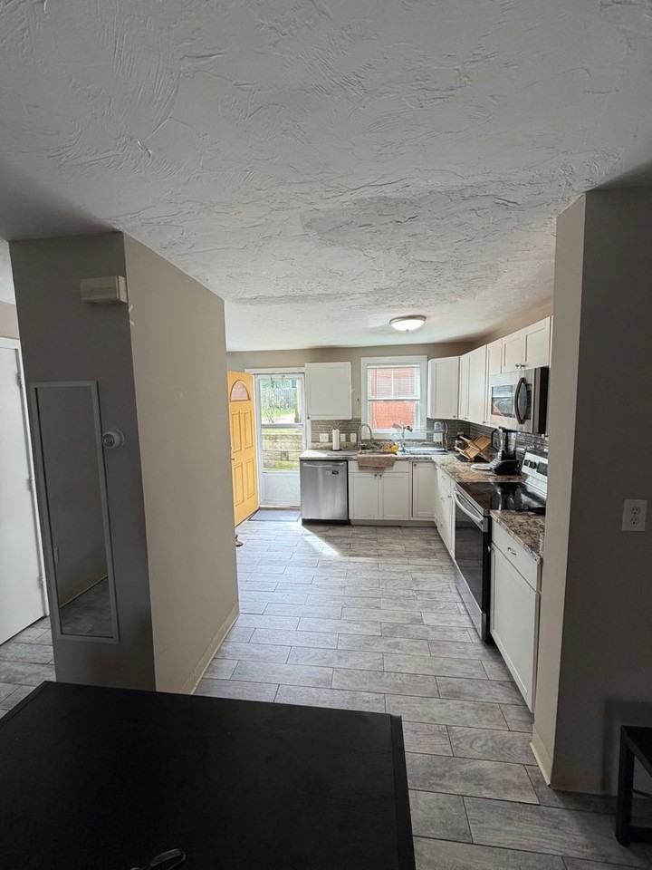 1440 Tremont St - Photo 3 of 8
