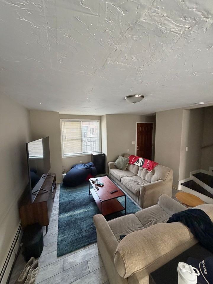 1440 Tremont St - Photo 4 of 8