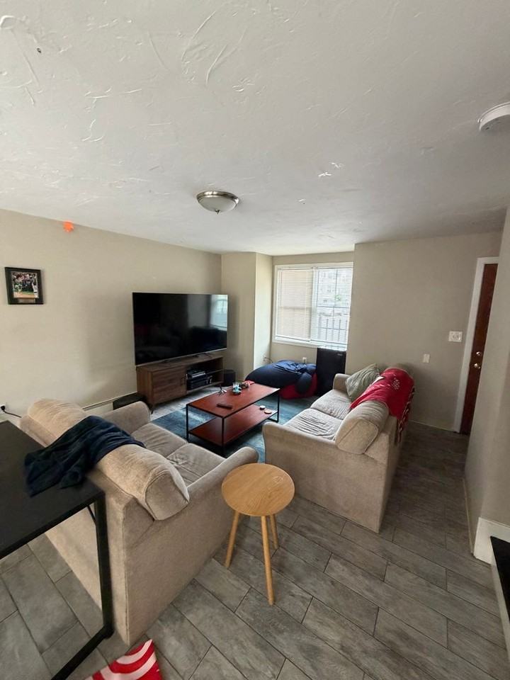 1440 Tremont St - Photo 7 of 8