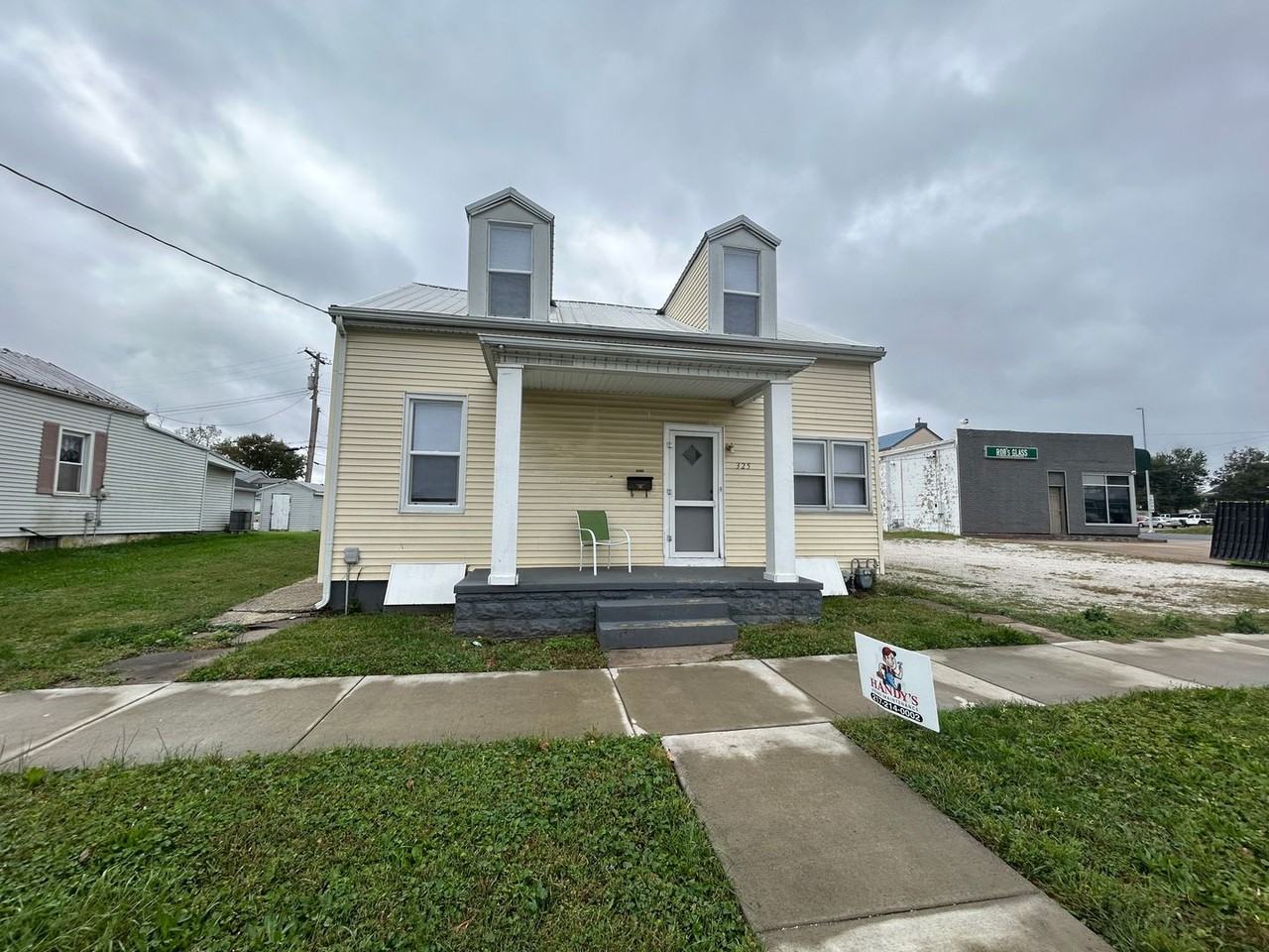 325 N 14th St