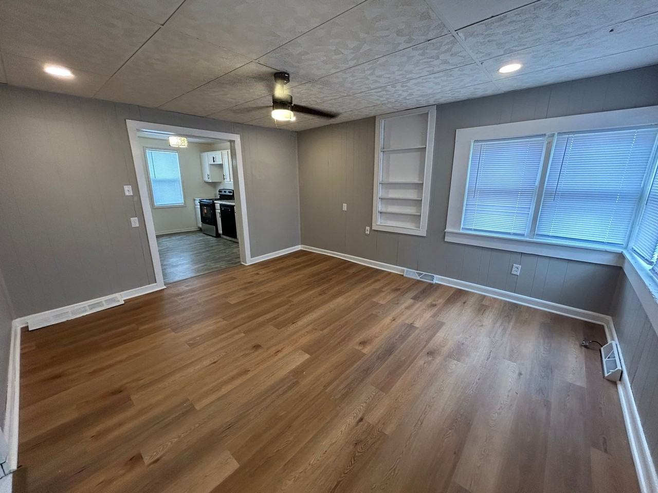 325 N 14th St - Photo 2 of 11