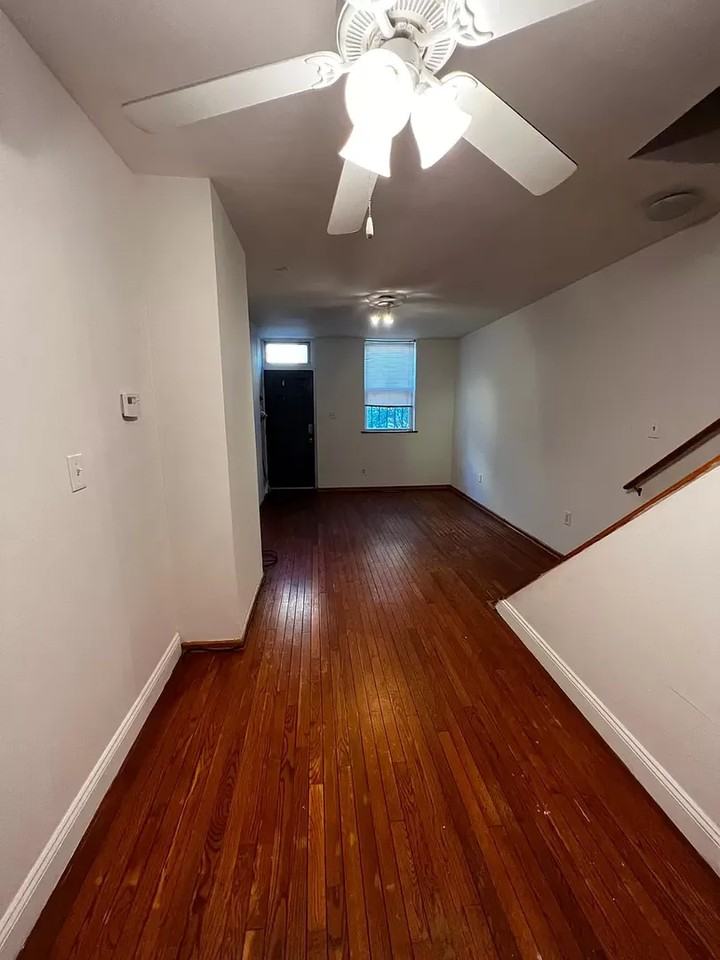 536 N 12th St - Photo 3 of 20