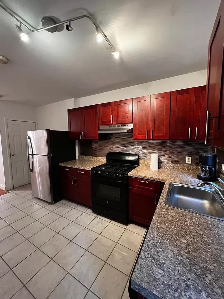 536 N 12th St - Photo 6 of 20