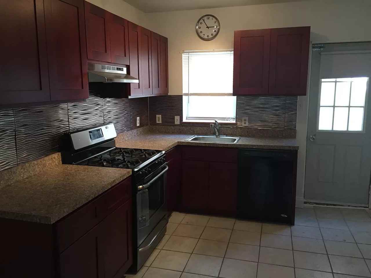 536 N 12th St - Photo 7 of 20