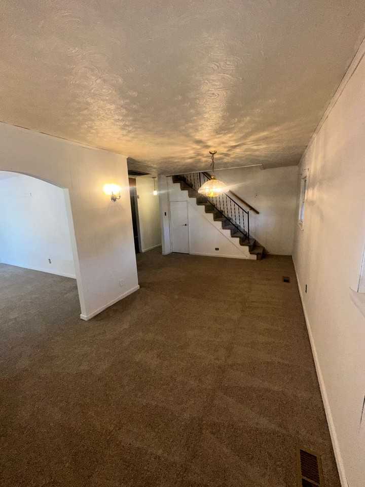 3441 Downes St - Photo 3 of 13