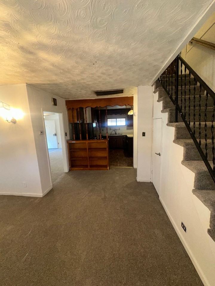 3441 Downes St - Photo 4 of 13